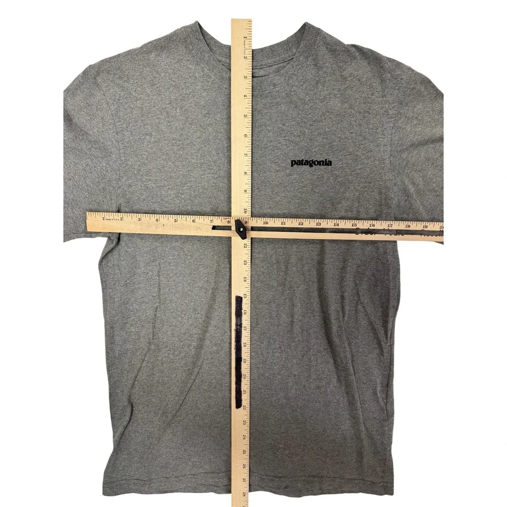 Patagonia Mens P-6 Logo Responsibili-Tee Gray T-Shirt Small Big Logo